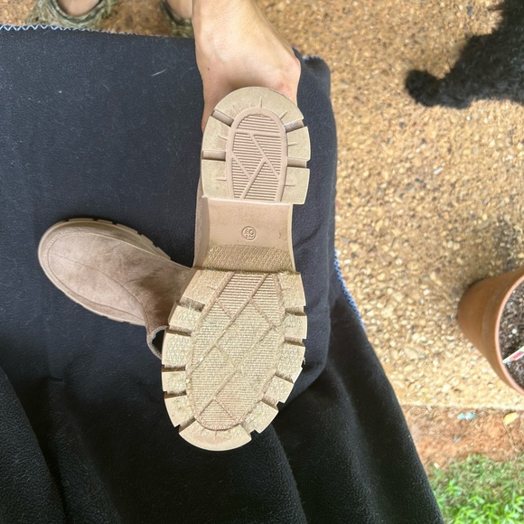 Source Unknown Taupe Heeled Boots - Picture 2 of 3